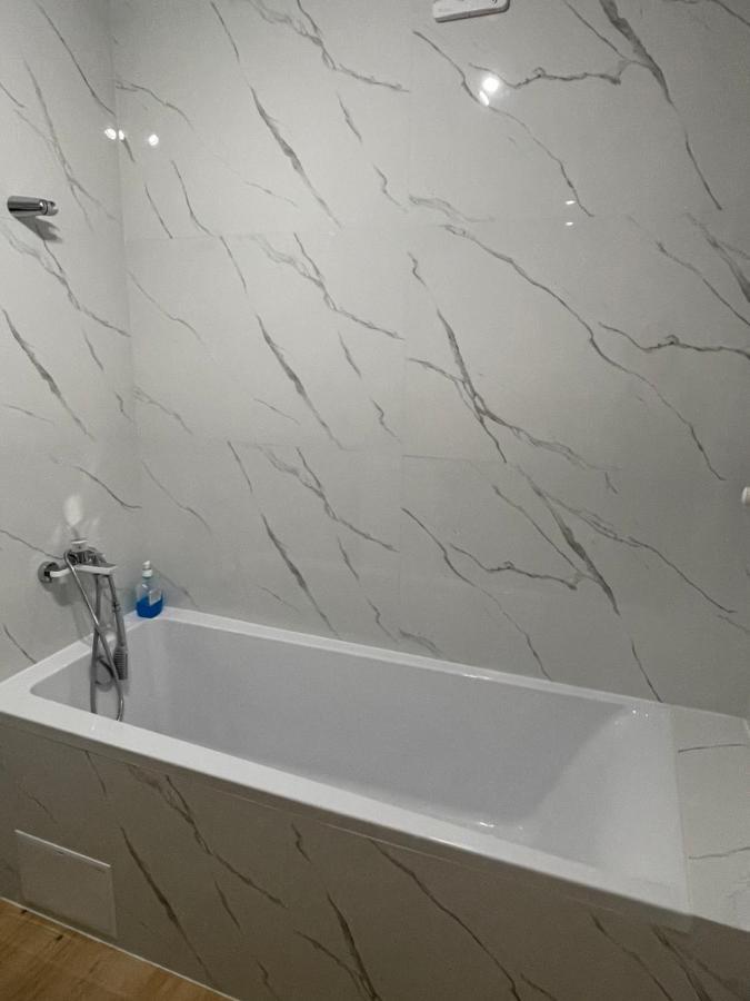 Vip Квартира В Центре Города, Новостойка В Жк Prestige Apаrtments, Ровно Eksteriør bilde